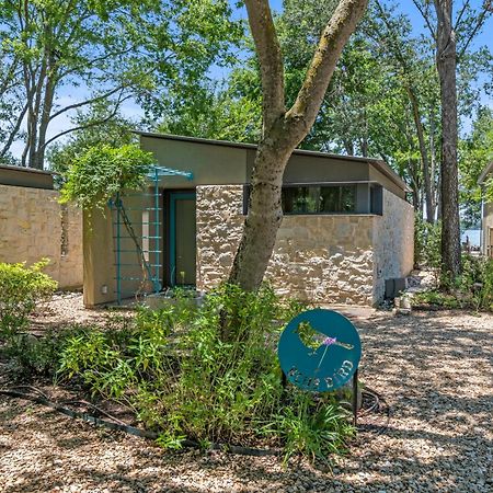 Lakeside Couple'S Retreat With Hot Tub Villa Malakoff Exterior photo