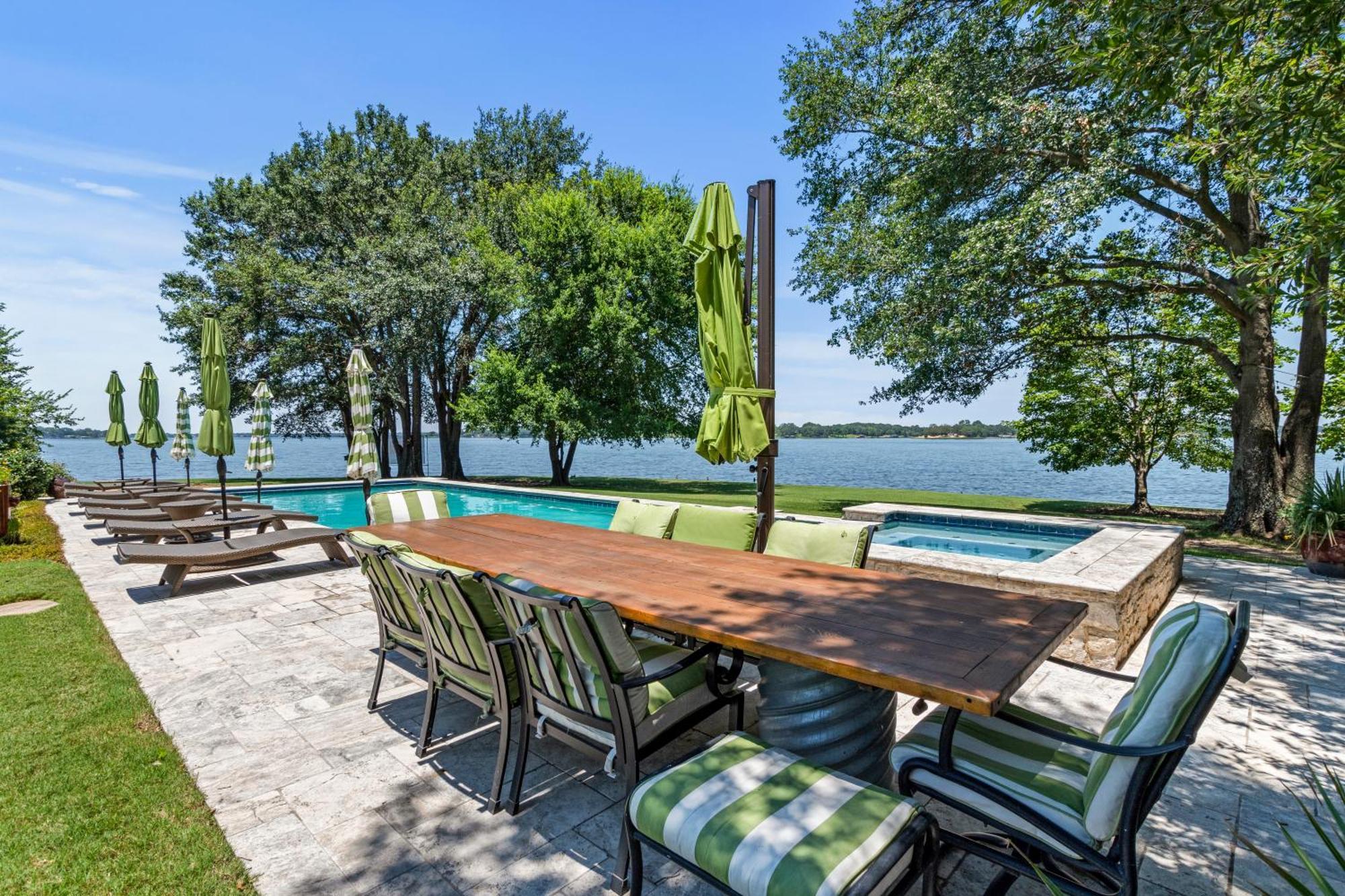 Lakeside Couple'S Retreat With Hot Tub Villa Malakoff Exterior photo